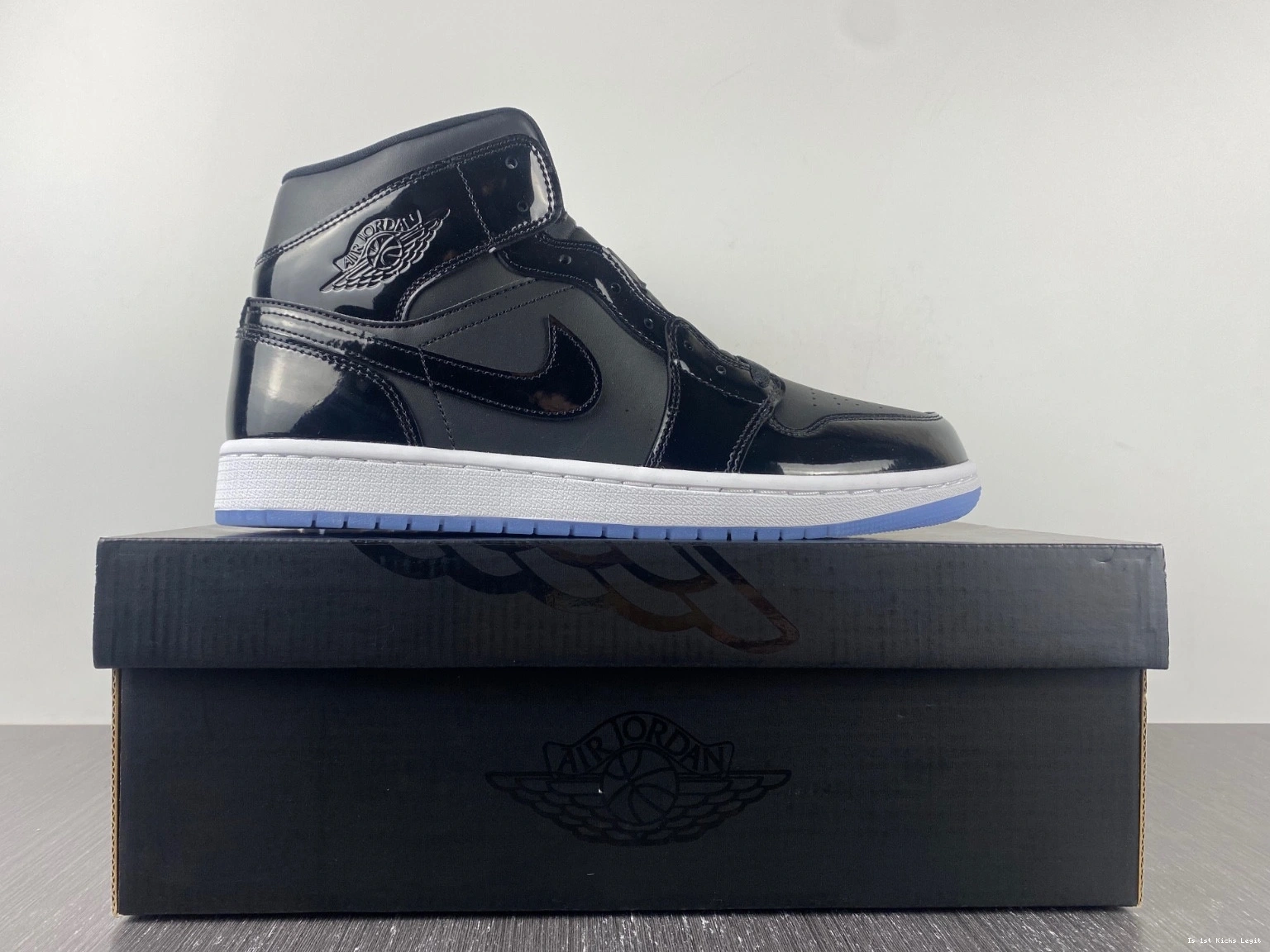 DV1308-004 - Jam Space Mid Jordan 1 SE 0104